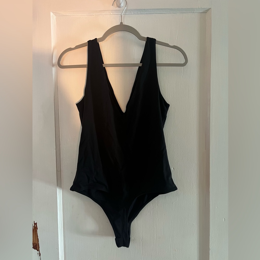 L black deep v body suit